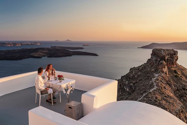 Grace Hotel, Auberge Collection