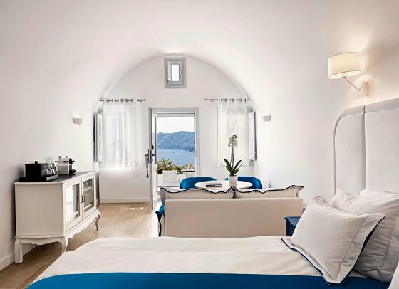 Katikies Santorini - Honeymoon Suite Jetted Tub