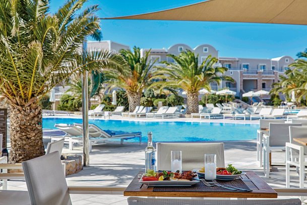 Santo MiraMare Resort