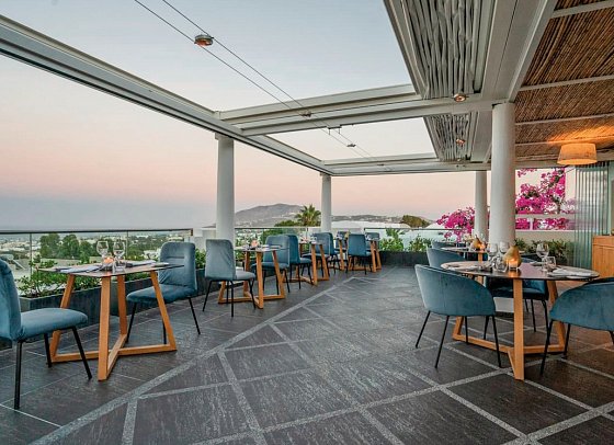 Aressana Spa Hotel and Suites