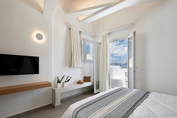 Santorini View Hotel by Highlight - Wohnbeispiel Doppelzimmer Deluxe Calderablick mit kl. Privatpool (Zimmercodierung DD1)