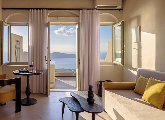 Andromeda Villas & Spa Resort - Wohnbeispiel Suite Sea View VIP with outdoor Jacuzzi (Zimmercodierung WBM)