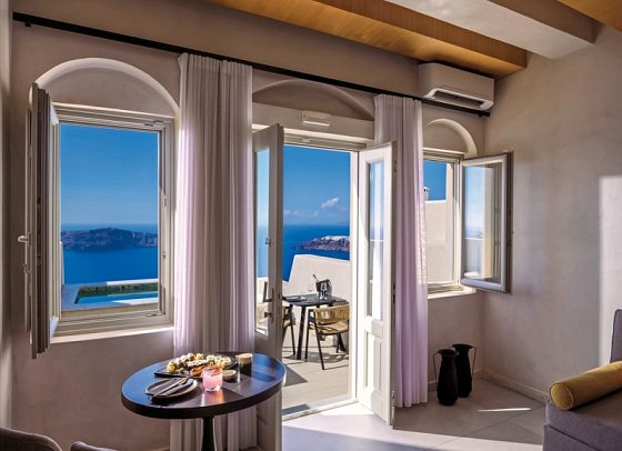 Andromeda Villas & Spa Resort - Wohnbeispiel Suite Sea View VIP with outdoor Jacuzzi (Zimmercodierung WBM)