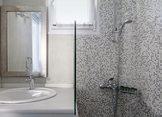 Alesahne Beach Hotel - Badbeispiel Doppelzimmer Meerblick (Zimmercodierung DBM)