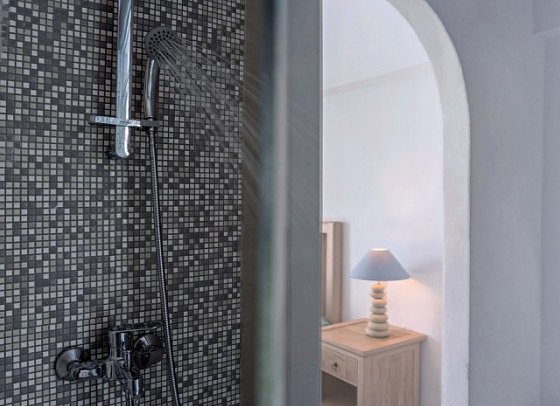 Alesahne Beach Hotel - Badbeispiel Doppelzimmer (Zimmercodierung DB1)