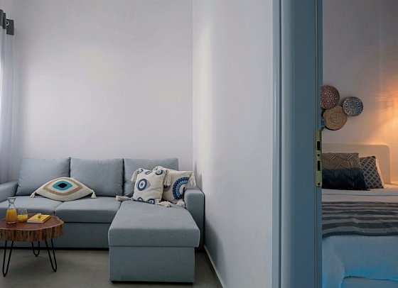 Kalestesia Suites - Wohnbeispiel Suite Premium mit Außenjacuzzi und Calderablick (Zimmercodierung DMM)