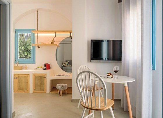 Kalestesia Suites - Wohnbeispiel Suite Premium mit Außenjacuzzi und Calderablick (Zimmercodierung DMM)