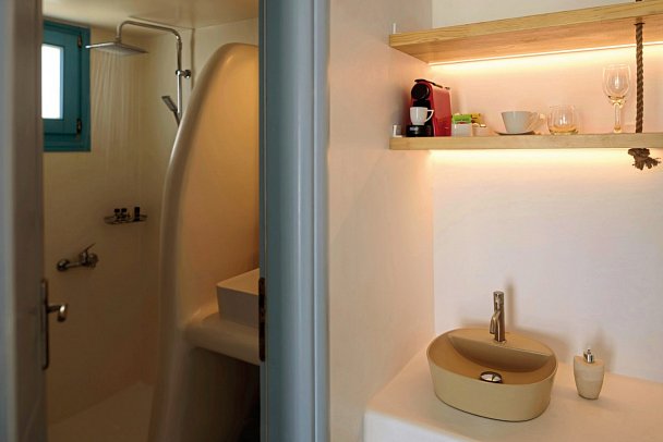 Kalestesia Suites - Badbeispiel Familien Maisonette mit kleinem privaten Pool (Zimmercodierung MBR)