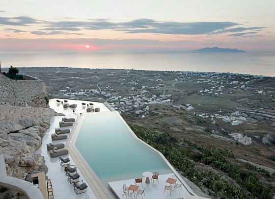 Elessa Hotel