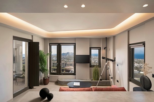 Apikia Santorin - Wohnbeispiel Suite Elite Meerblick Whirlpool (Zimmercodierung WBM)