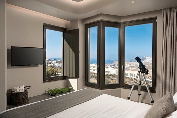 Apikia Santorin - Wohnbeispiel Suite Honeymoon Privatpool (Zimmercodierung WHR)