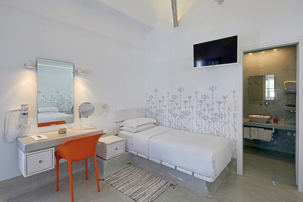 Kouros Village - Wohnbeispiel Dreibettzimmer (Zimmercodierung TB1)