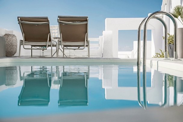 On The Rocks Santorini