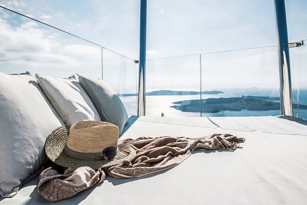 On The Rocks Santorini