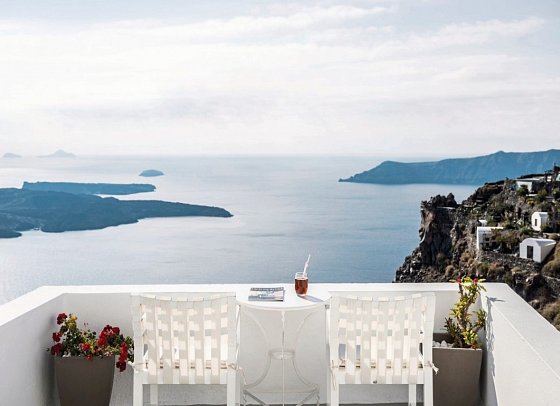 On The Rocks Santorini - Wohnbeispiel Doppelzimmer Meerblick (Zimmercodierung DBM)