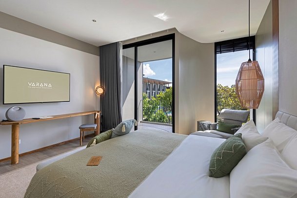 Varana Hotel - Wohnbeispiel Luxe Pool View (Zimmercodierung U1P)