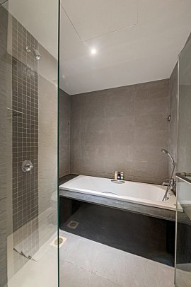 Peace Laguna Resort - Badbeispiel Superior (Zimmercodierung US1)