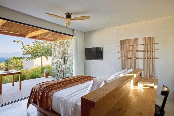 KOIA All-Suite Wellbeing Resort - Wohnbeispiel Junior Suite Sea View or Partial Sea View with hot tub (Zimmercodierung J1M)