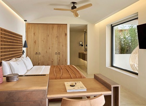 KOIA All-Suite Wellbeing Resort - Wohnbeispiel Suite Privatpool (Zimmercodierung W1R)