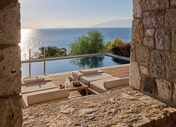 KOIA All-Suite Wellbeing Resort - Wohnbeispiel Suite Privatpool (Zimmercodierung W1R)