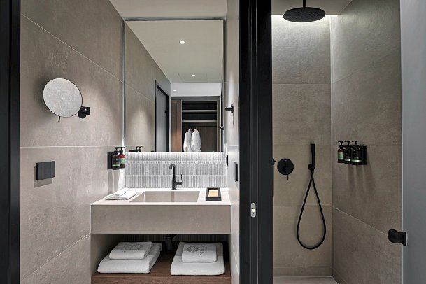 Mosay Kos All Suite Hotel - Wohnbeispiel Badezimmer (Suite Superior Meerblick) (Zimmercodierungen WSM, WBL, WMQ & WDR)