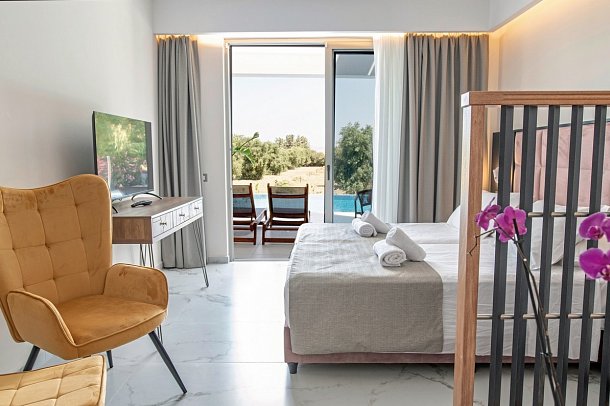 Cavo D'oro - Wohnbeispiel Juniorsuite Swim-Up (Zimmercodierung JBQ)