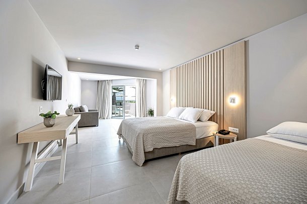 Porto Bello Beach Hotel & Aqua Park - Wohnbeispiel Juniorsuite Swim-Up (Zimmercodierung J1Q)