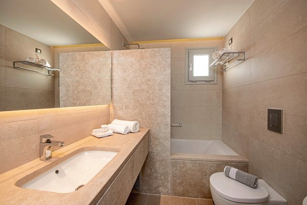 Horizon Beach Resort - Wohnbeispiel Familienzimmer Superior Meerblick (Zimmercodierung FSM)