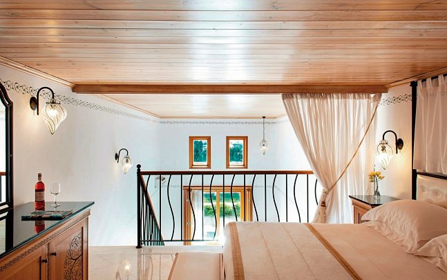 Mitsis Selection Blue Domes - Wohnbeispiel Maisonette Gartenblick (Zimmercodierung MBG)