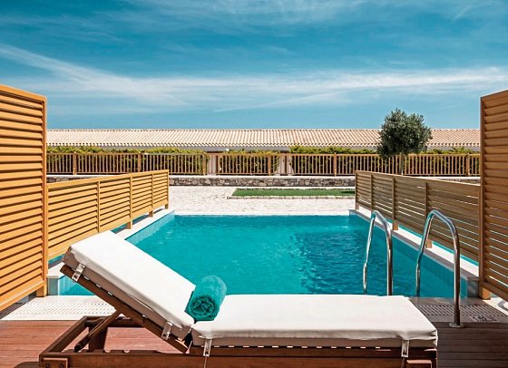 Mitsis Selection Blue Domes - Wohnbeispiel Doppelzimmer Privatpool (Zimmercodierung DBR)