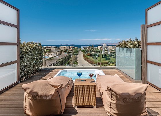 Astir Odysseus Resort & Spa - Wohnbsp. Doppelzi. Executive mit Privat Outdoor Hydromassage (Zimmercodierung DT1)