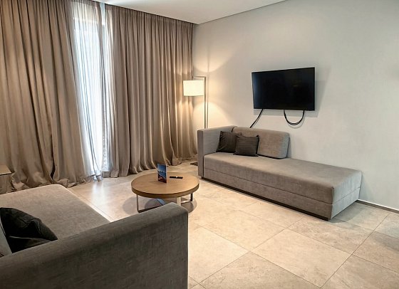 Astir Odysseus Resort & Spa - Wohnbeispiel Suite Executive Gemeinschaftspool (Zimmercodierung WTP)