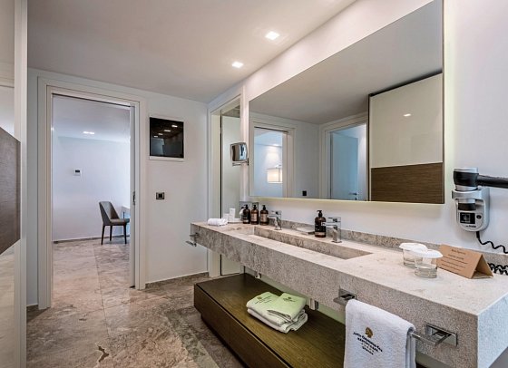 Astir Odysseus Resort & Spa - Wohnbeispiel Suite Executive mit Privat-Pool (Zimmercodierung WTR)