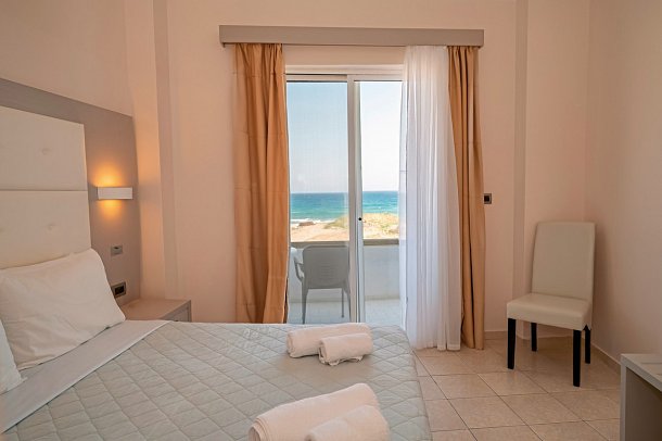 Costa Angela - Wohnbeispiel Doppelzimmer Meerblick (Zimmercodierungen DBM & D1M)