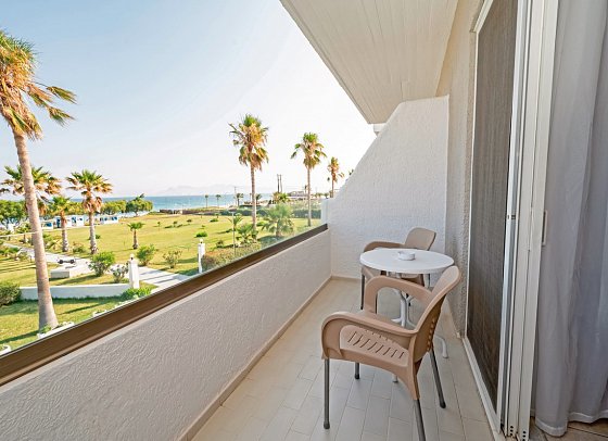 Costa Angela - Wohnbeispiel Doppelzimmer Meerblick (Zimmercodierungen DBM & D1M)