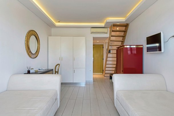 Diamond Deluxe Hotel & Spa - Wohnbeispiel Maisonette seitl. Meerblick (Zimmercodierung MBN)