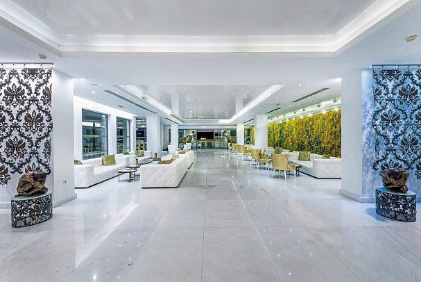 Diamond Deluxe Hotel & Spa