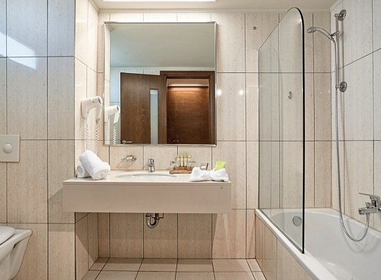 Blue Lagoon Resort - Wohnbeispiel Dreibettzimmer Gartenblick (Zimmercodierung TBG)