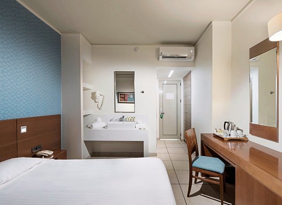 Blue Lagoon Resort - Wohnbeispiel Doppelzimmer Poolblick (Zimmercodierungen DBP & DBM)