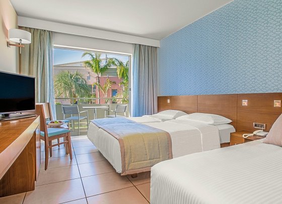 Blue Lagoon Resort - Wohnbeispiel Dreibettzimmer Promo Nebengebäude (Zimmercodierung TBG)