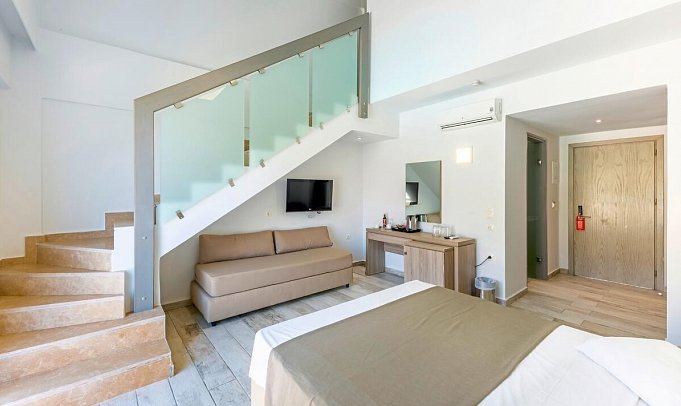 Akti Beach Club - Wohnbeispiel Maisonette (Zimmercodierung MB1)
