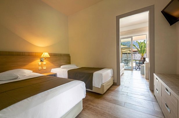 Akti Beach Club - Wohnbeispiel Suite Family Superior Gemeinschaftspool (Zimmercodierung WS1)