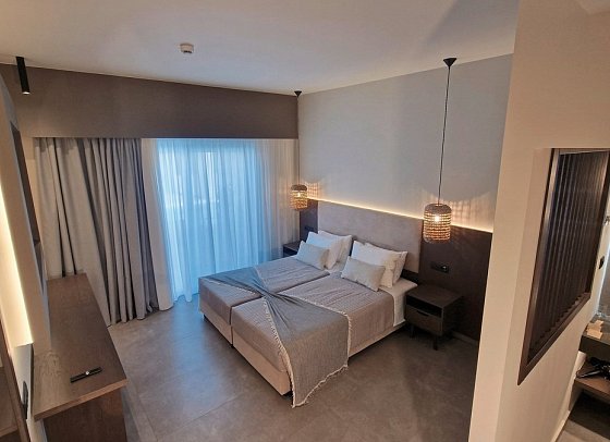 Cosmopolitan Kos - Wohnbeispiel Juniorsuite Swim-Up (Zimmercodierung J1Q)