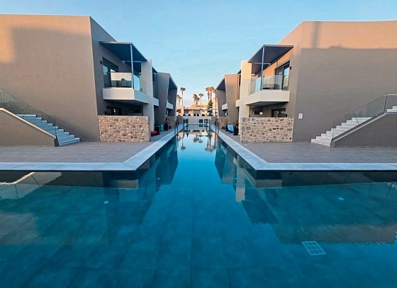 Cosmopolitan Kos - Juniorsuiten mit Swim-Up Pool