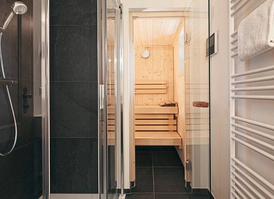 Naturel Hoteldorf SCHÖNLEITN - Beispiel Bad Suite Wolkenlos