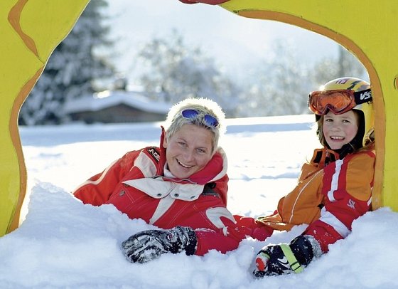 Naturel Hoteldorf SCHÖNLEITN - Im Schnee spielen