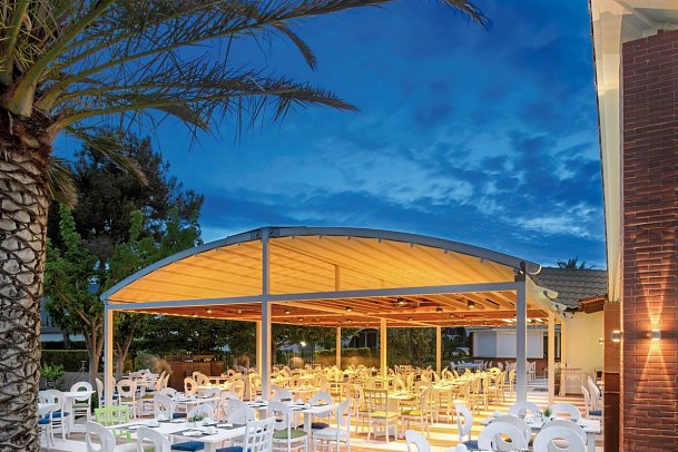 Alexandra Beach Spa Resort - Wohnbeispiel Doppelzimmer Deluxe Gartenblick (Zimmercodierung DDG)