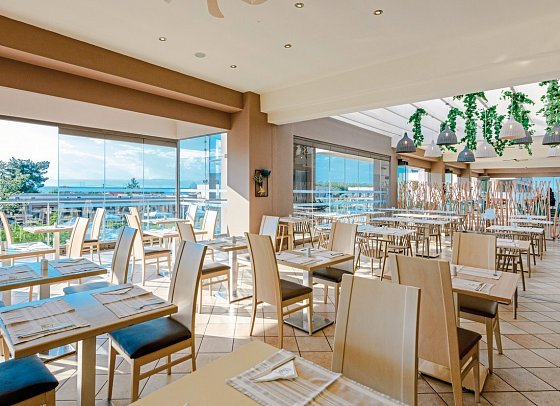 Alea Hotel & Suites