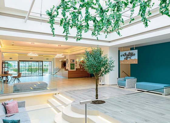 Alea Hotel & Suites