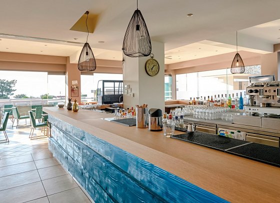 Alea Hotel & Suites